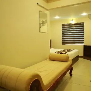 Hotel Kalathil Tourist, Kunnamkulam
