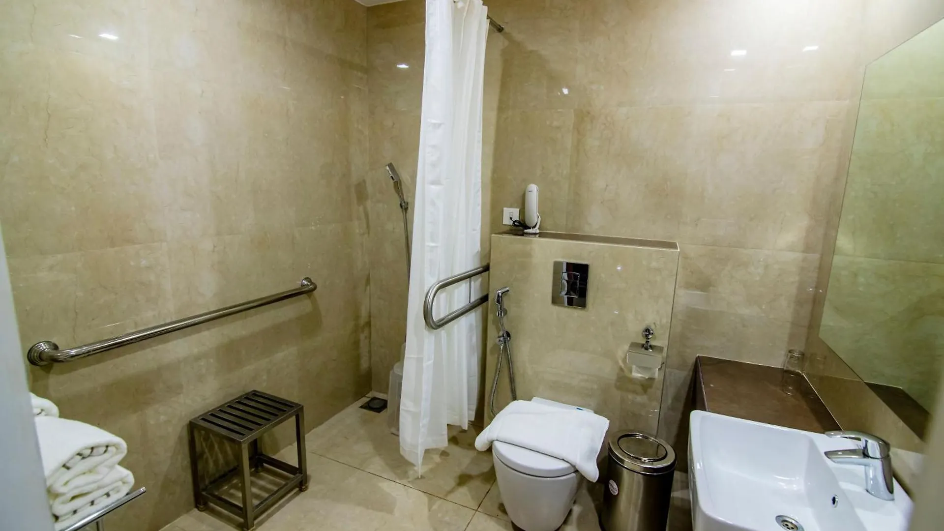 Hotel Victroy Kr International Kunnamkulam 3*,